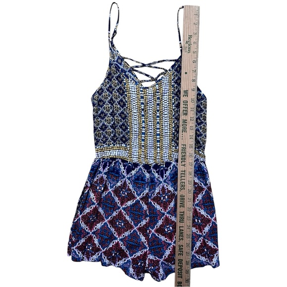 Patterned Romper - Picture 6 of 6